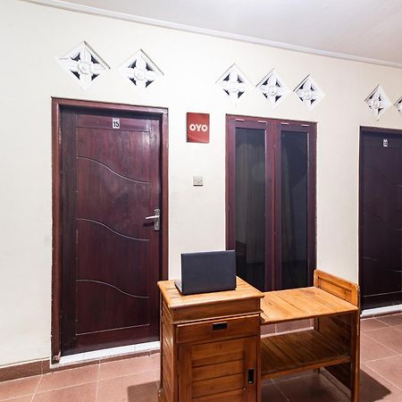 Hotel Oyo Life 93504 Kost Krisna Temukus Exteriér fotografie