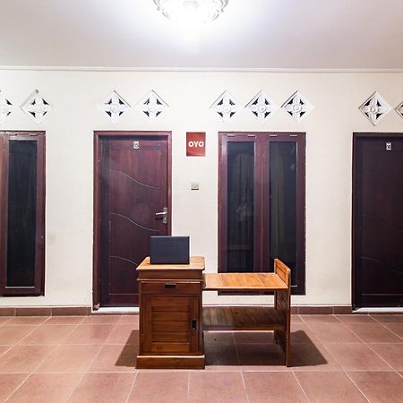 Hotel Oyo Life 93504 Kost Krisna Temukus Exteriér fotografie