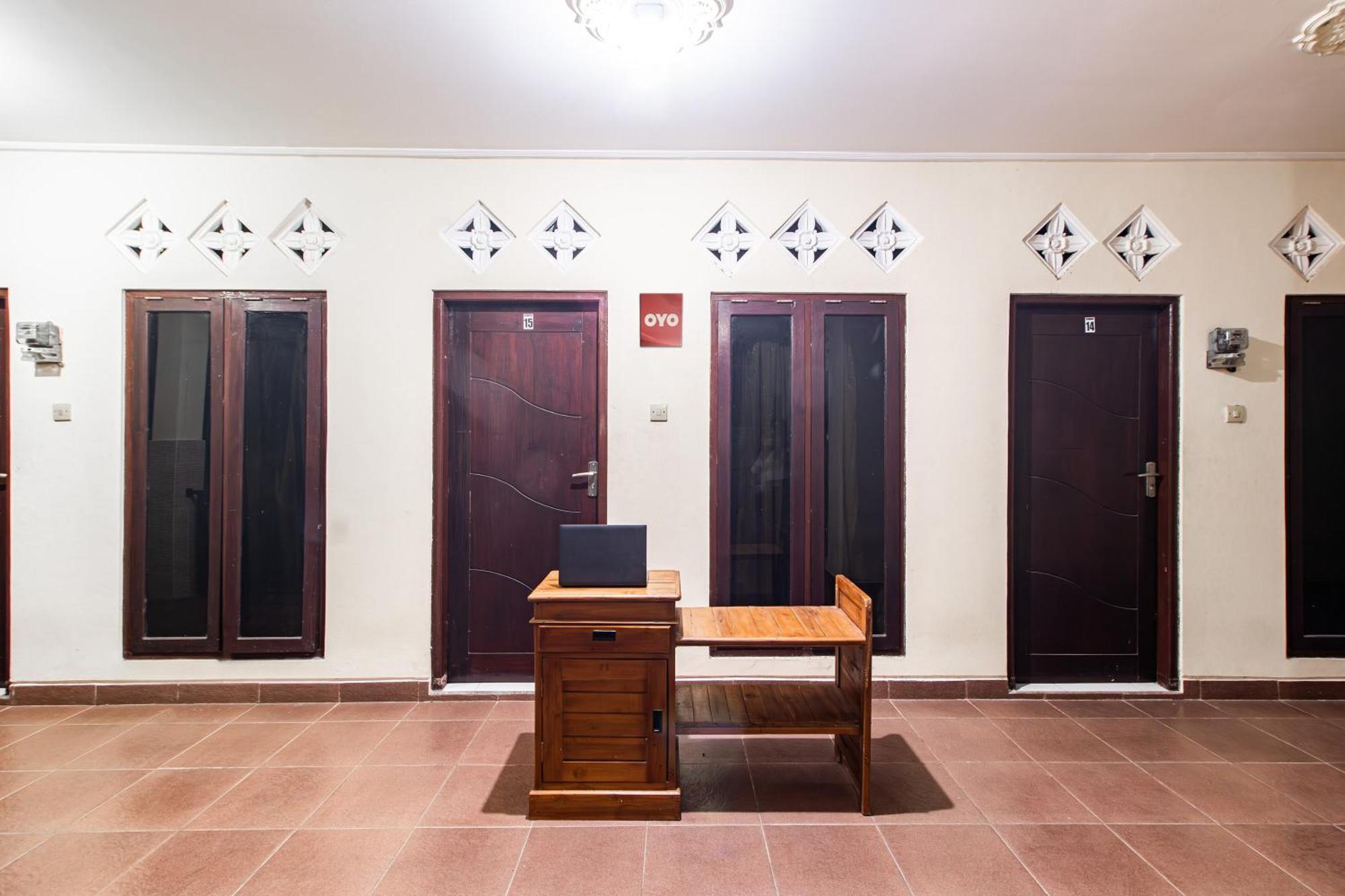 Hotel Oyo Life 93504 Kost Krisna Temukus Exteriér fotografie