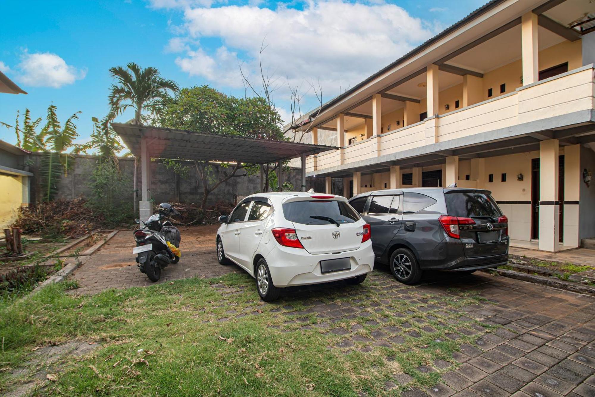 Hotel Oyo Life 93504 Kost Krisna Temukus Exteriér fotografie