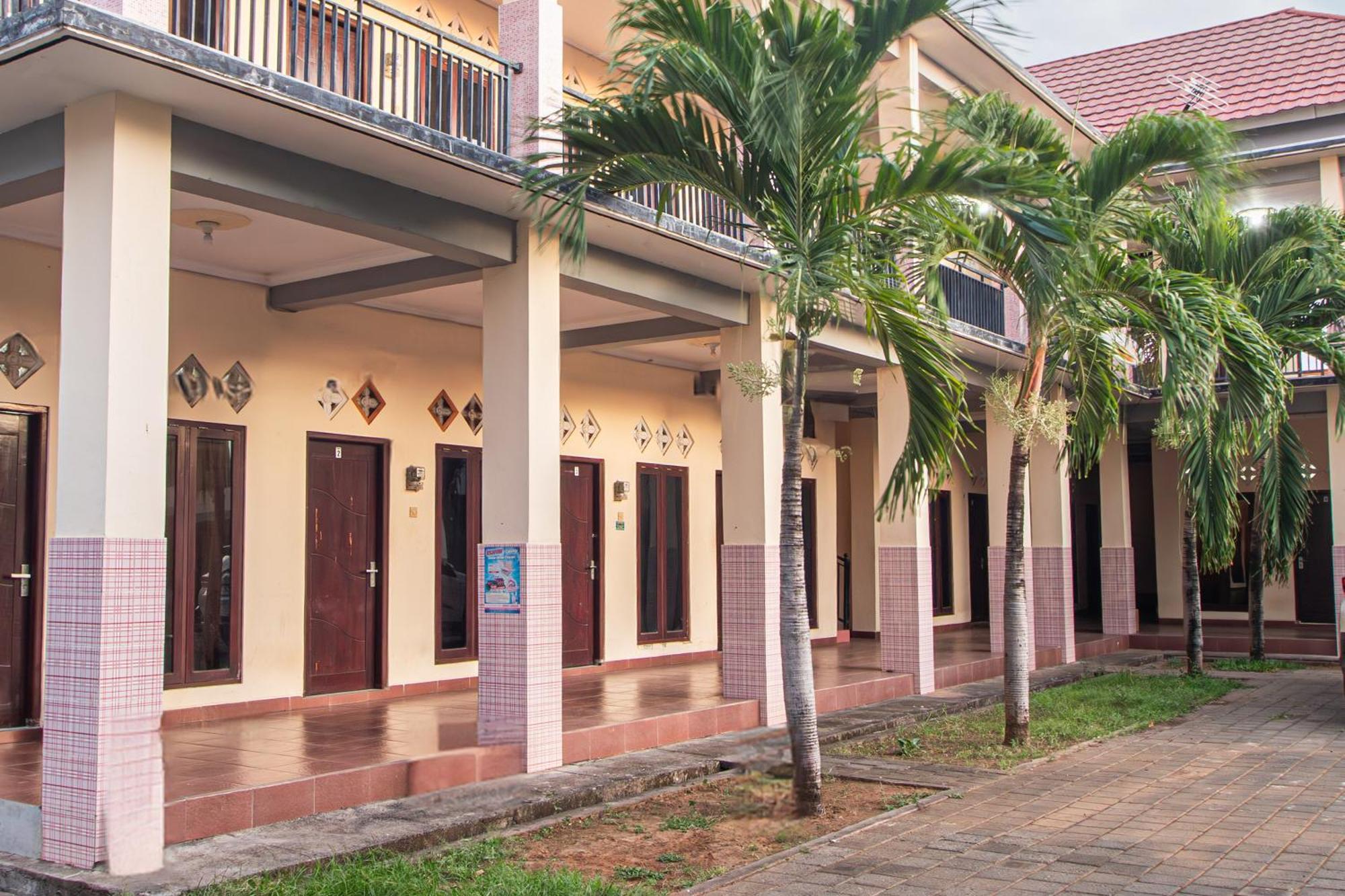 Hotel Oyo Life 93504 Kost Krisna Temukus Exteriér fotografie