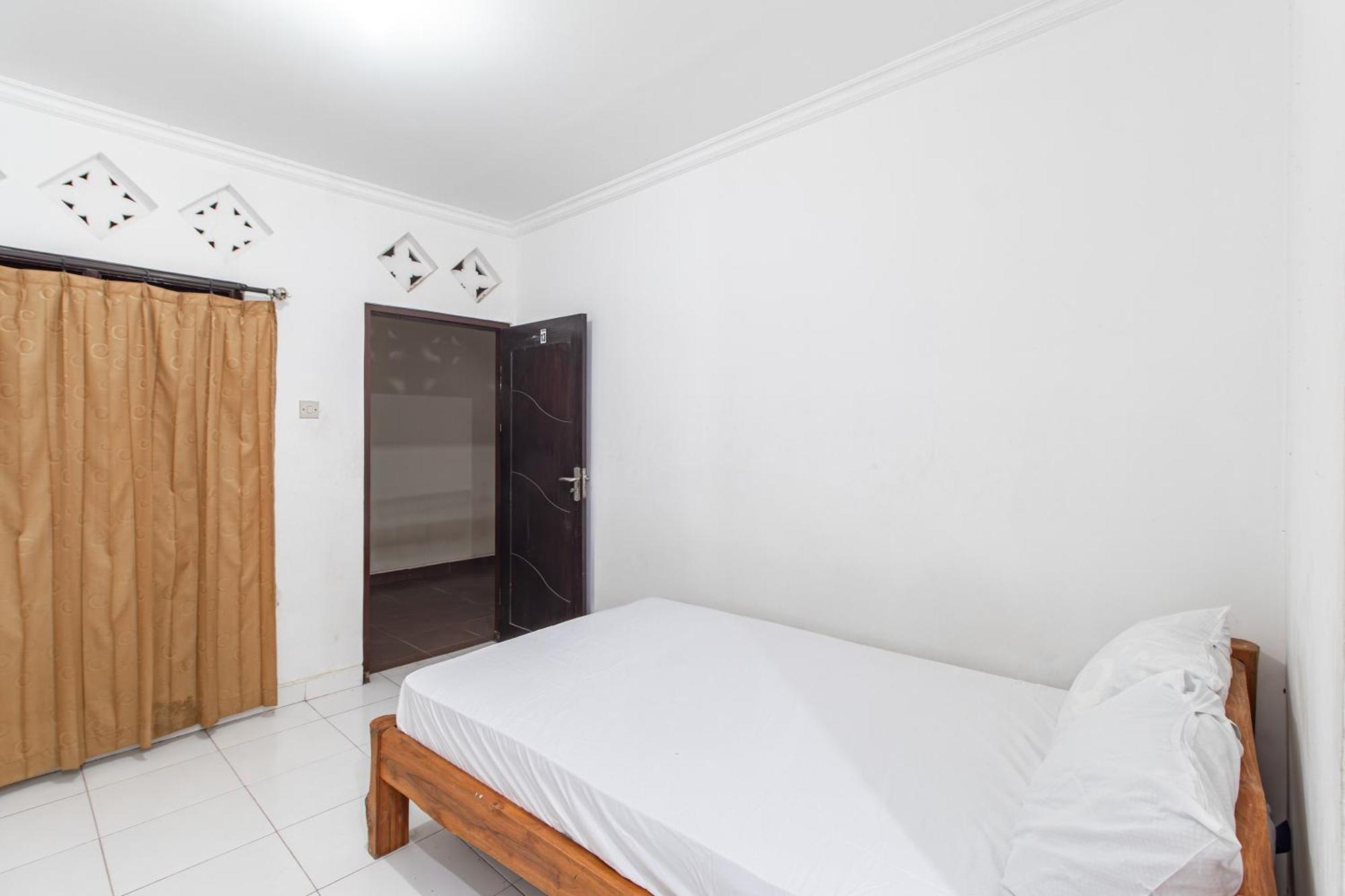 Hotel Oyo Life 93504 Kost Krisna Temukus Exteriér fotografie