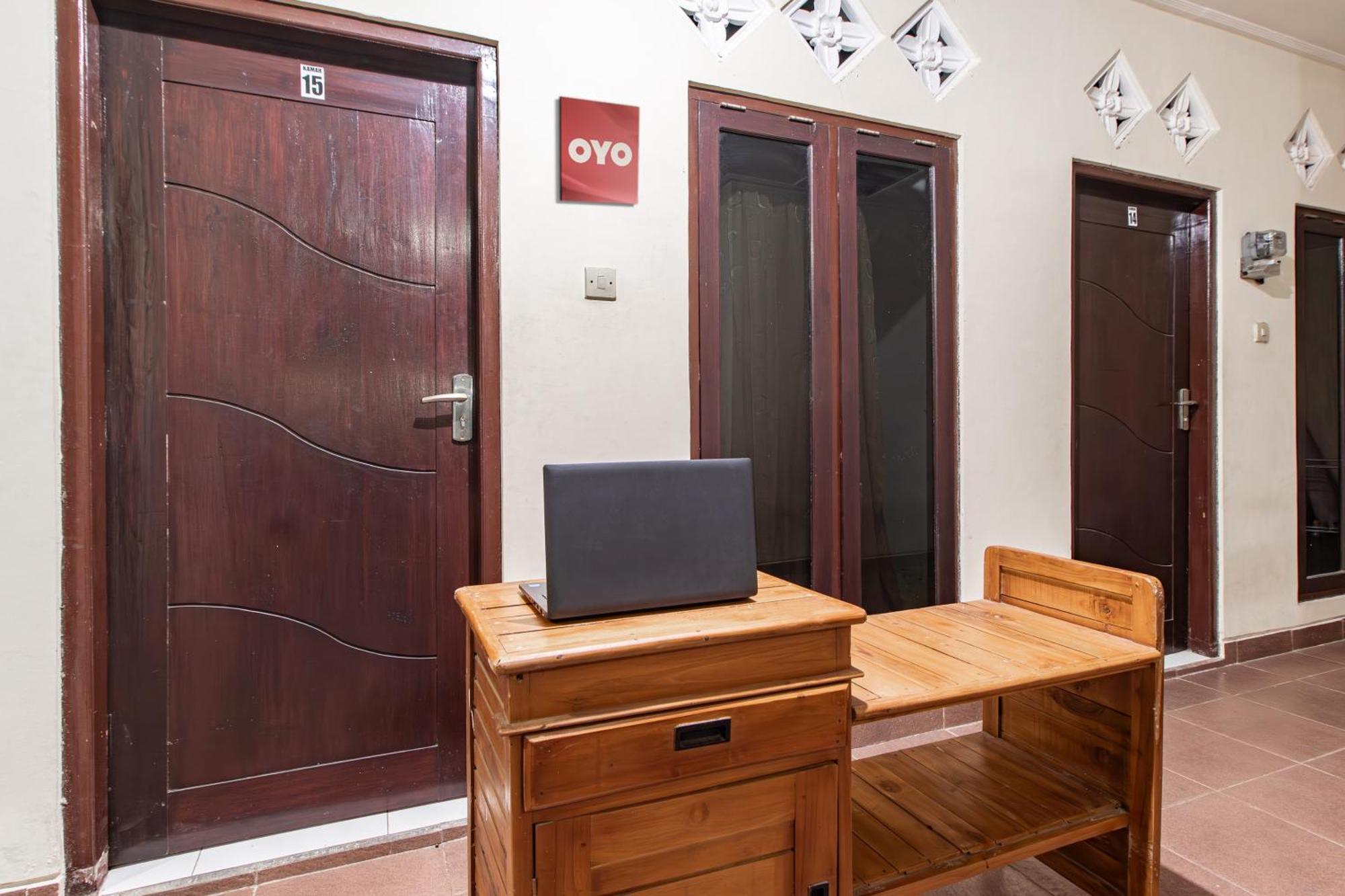 Hotel Oyo Life 93504 Kost Krisna Temukus Exteriér fotografie