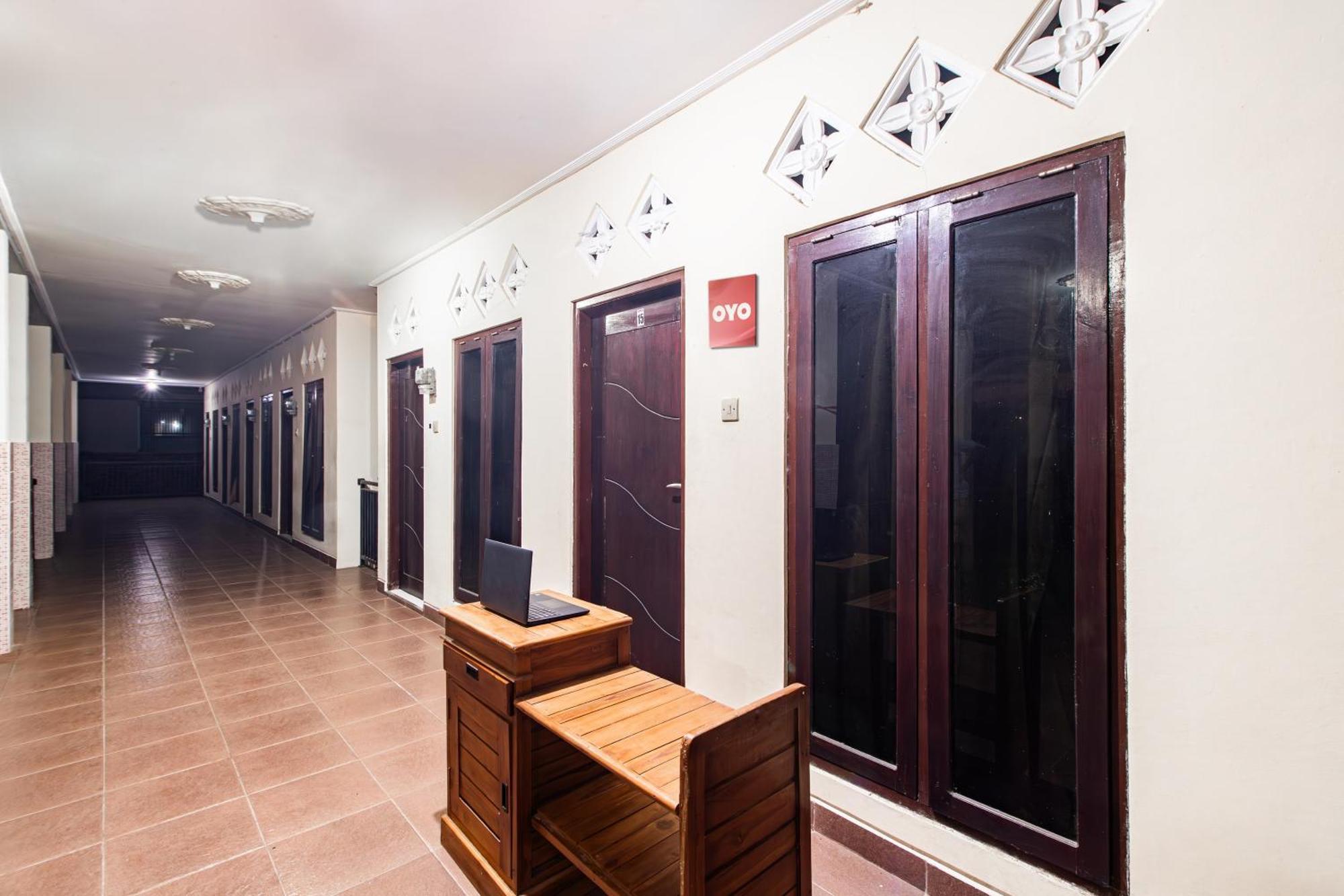 Hotel Oyo Life 93504 Kost Krisna Temukus Exteriér fotografie
